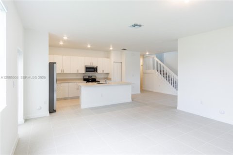 Casa en venta en Homestead, Florida, 5 dormitorios, 288.46 m2 № 2372355 - foto 13