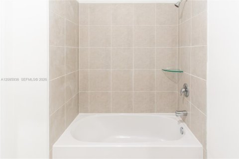 Casa en venta en Homestead, Florida, 5 dormitorios, 288.46 m2 № 2372355 - foto 26