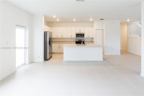 Casa en venta en Homestead, Florida, 5 dormitorios, 288.46 m2 № 2372355 - foto 12
