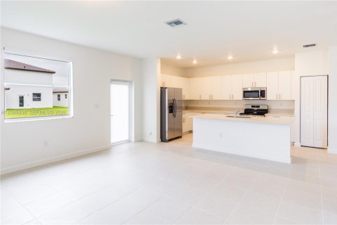 Casa en venta en Homestead, Florida, 5 dormitorios, 288.46 m2 № 2372355 - foto 11