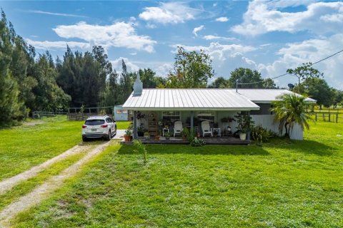 Villa ou maison à vendre à Punta Gorda, Floride: 2 chambres, 127.37 m2 № 2198764 - photo 3