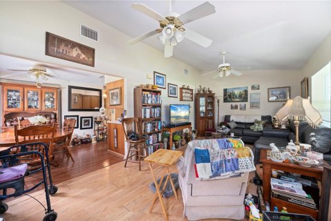Villa ou maison à vendre à Punta Gorda, Floride: 2 chambres, 127.37 m2 № 2198764 - photo 11