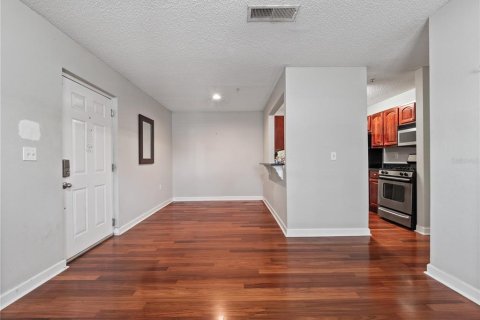 Condo in Orlando, Florida, 2 bedrooms № 2214984 - photo 7