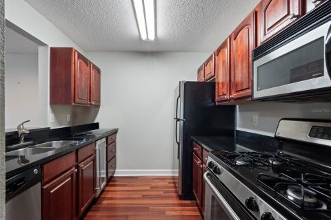 Condo in Orlando, Florida, 2 bedrooms № 2214984 - photo 9