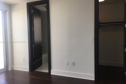 Casa en alquiler en Doral, Florida, 5 dormitorios, 398.27 m2 № 1967692 - foto 18