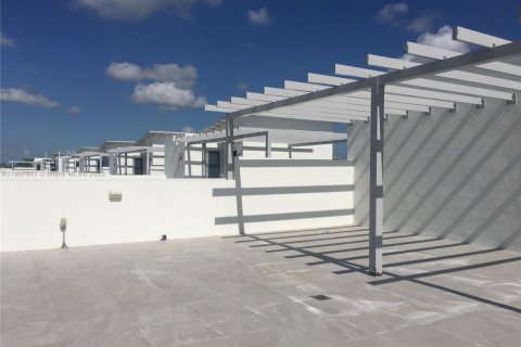 Casa en alquiler en Doral, Florida, 5 dormitorios, 398.27 m2 № 1967692 - foto 30