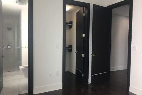 Casa en alquiler en Doral, Florida, 5 dormitorios, 398.27 m2 № 1967692 - foto 19