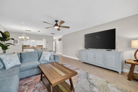 Copropriété à vendre à Belleair, Floride: 2 chambres, 111.48 m2 № 2101370 - photo 4