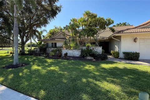 House in Boca Raton, Florida 3 bedrooms, 227.33 sq.m. № 1951003 - photo 13