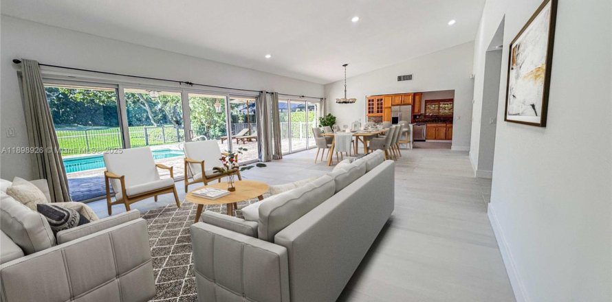 House in Boca Raton, Florida 3 bedrooms, 227.33 sq.m. № 1951003