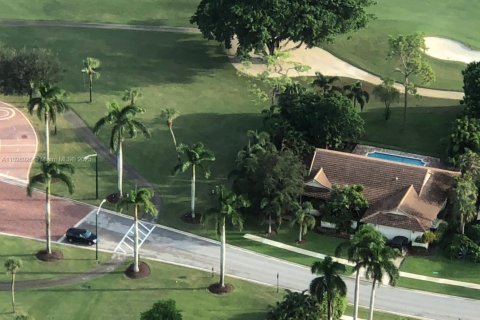 House in Boca Raton, Florida 3 bedrooms, 227.33 sq.m. № 1951003 - photo 15