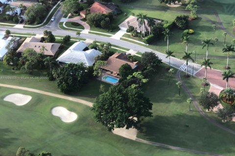 House in Boca Raton, Florida 3 bedrooms, 227.33 sq.m. № 1951003 - photo 17