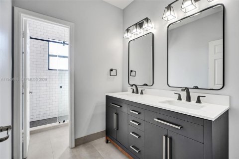 Villa ou maison à vendre à Miami, Floride: 4 chambres, 257.9 m2 № 2011752 - photo 21