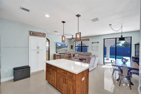 Villa ou maison à vendre à Miami, Floride: 4 chambres, 257.9 m2 № 2011752 - photo 13