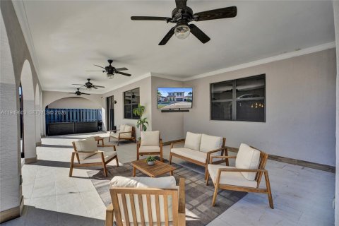 Villa ou maison à vendre à Miami, Floride: 4 chambres, 257.9 m2 № 2011752 - photo 27