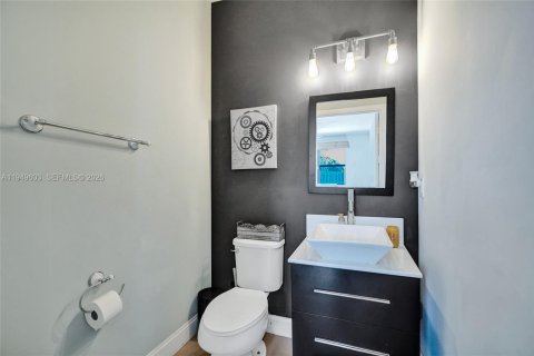 Villa ou maison à vendre à Miami, Floride: 4 chambres, 257.9 m2 № 2011752 - photo 10