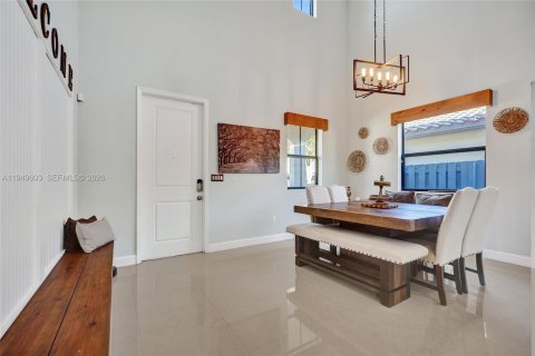 Villa ou maison à vendre à Miami, Floride: 4 chambres, 257.9 m2 № 2011752 - photo 2