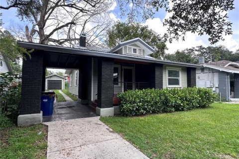 House in Tampa, Florida 3 bedrooms, 107.49 sq.m. № 1869616 - photo 2