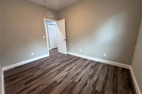 House in Tampa, Florida 3 bedrooms, 107.49 sq.m. № 1869616 - photo 23