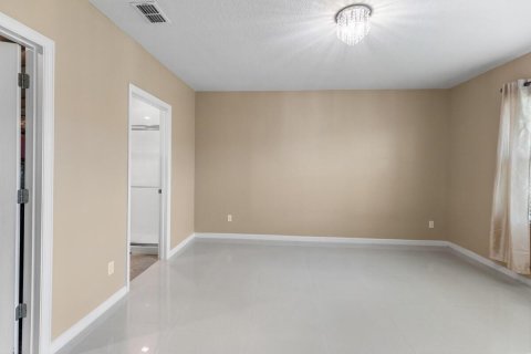 Villa ou maison à vendre à Port St. Lucie, Floride: 3 chambres, 139.73 m2 № 2181280 - photo 16