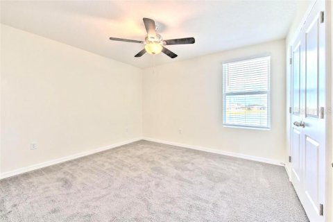 Casa en venta en Zephyrhills, Florida, 4 dormitorios, 220.27 m2 № 2206198 - foto 10