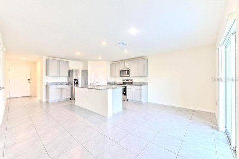 Casa en venta en Zephyrhills, Florida, 4 dormitorios, 220.27 m2 № 2206198 - foto 6