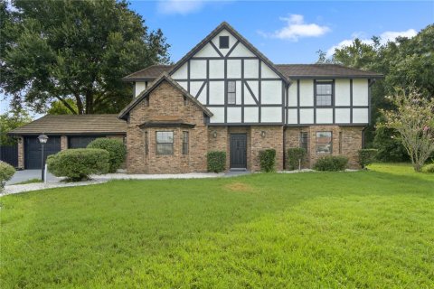 Casa en venta en Kissimmee, Florida, 6 dormitorios, 354.61 m2 № 2094340 - foto 2