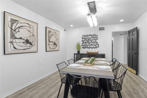 Casa en venta en Kissimmee, Florida, 6 dormitorios, 354.61 m2 № 2094340 - foto 20