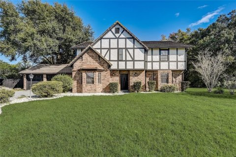 House in Kissimmee, Florida 6 bedrooms, 354.61 sq.m. № 2094340