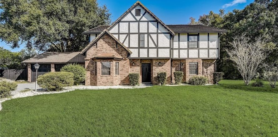 Casa en Kissimmee, Florida 6 dormitorios, 354.61 m2 № 2094340