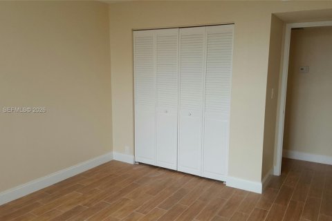 Condo in Aventura, Florida, 2 bedrooms № 2088565 - photo 17