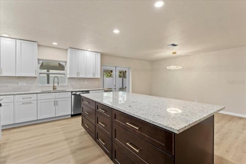 Villa ou maison à vendre à Bradenton, Floride: 3 chambres, 156.08 m2 № 1907647 - photo 12