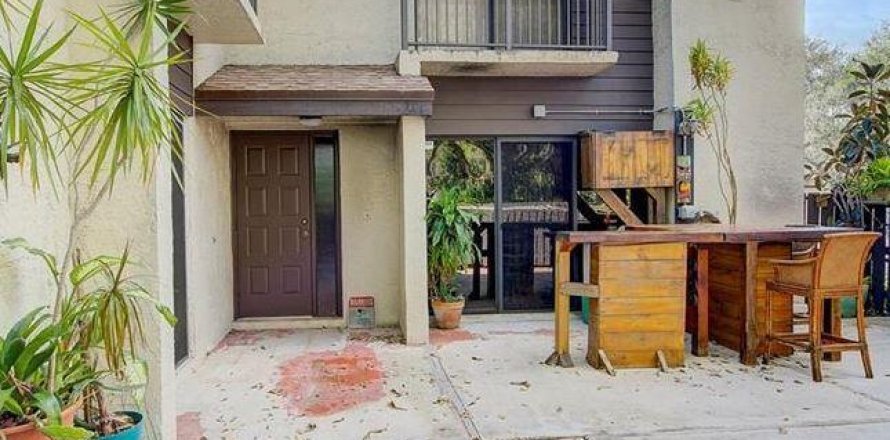 Townhouse in Coconut Creek, Florida 2 bedrooms, 109.81 sq.m. № 2270572