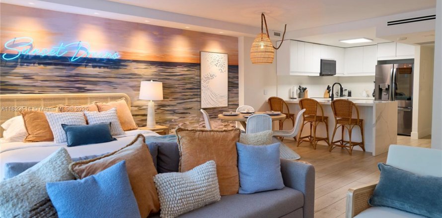 Estudio en el Condominio en Miami Beach, Florida  № 1794524