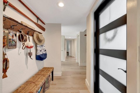 Condo in Highland Beach, Florida, 3 bedrooms  № 1128082 - photo 1