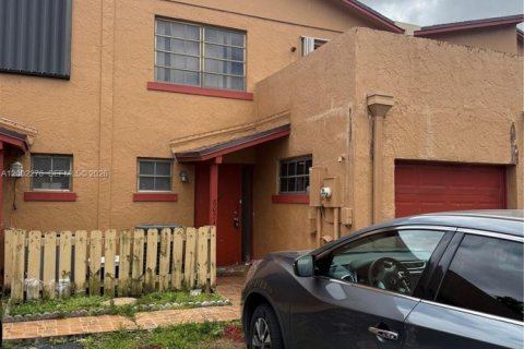 Touwnhouse à Sunrise, Floride 3 chambres, 146.88 m2 № 2066281