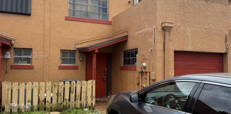 Touwnhouse à Sunrise, Floride 3 chambres, 146.88 m2 № 2066281