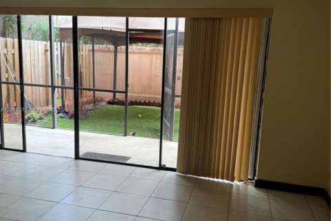 Touwnhouse à vendre à Sunrise, Floride: 3 chambres, 146.88 m2 № 2066281 - photo 5