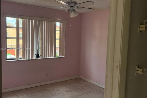 Touwnhouse à vendre à Sunrise, Floride: 3 chambres, 146.88 m2 № 2066281 - photo 16