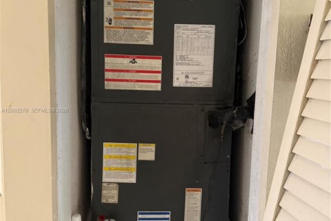 Touwnhouse à vendre à Sunrise, Floride: 3 chambres, 146.88 m2 № 2066281 - photo 10