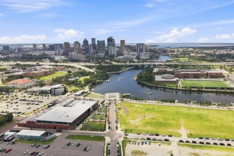 Touwnhouse à vendre à Tampa, Floride: 3 chambres, 220.83 m2 № 2306783 - photo 29
