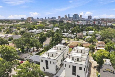 Touwnhouse à vendre à Tampa, Floride: 3 chambres, 220.83 m2 № 2306783 - photo 2