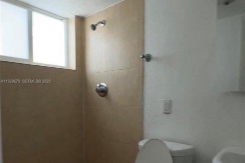 Casa en alquiler en Miami, Florida, 2 dormitorios № 2076891 - foto 9