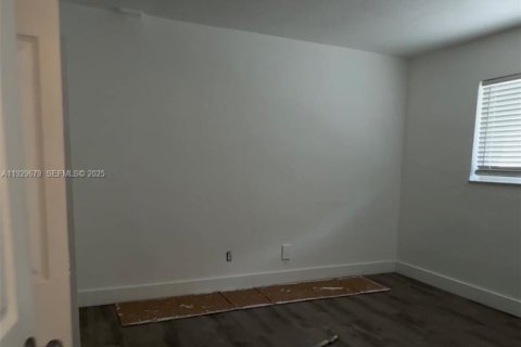Casa en alquiler en Miami, Florida, 2 dormitorios № 2076891 - foto 8
