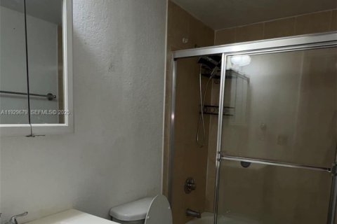 Casa en alquiler en Miami, Florida, 2 dormitorios № 2076891 - foto 7