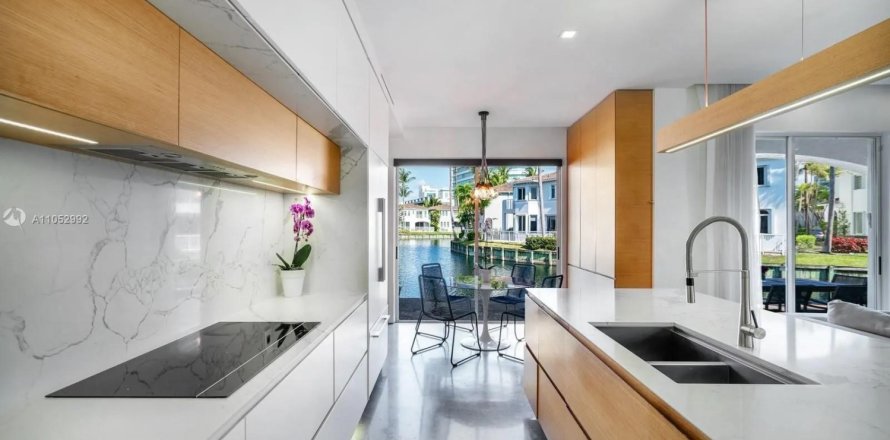 Villa ou maison à Aventura, Floride 3 chambres, 226.03 m2 № 2390225