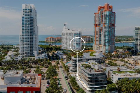 Condo in Miami Beach, Florida, 5 bedrooms  № 2014851 - photo 2