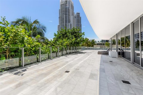 Condo in Miami Beach, Florida, 5 bedrooms  № 2014851 - photo 27