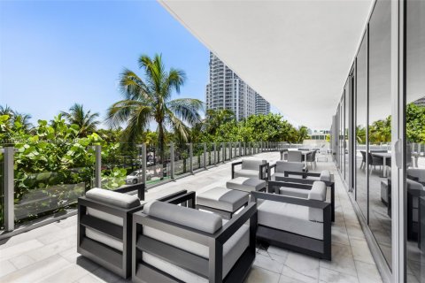 Condo in Miami Beach, Florida, 5 bedrooms  № 2014851 - photo 22