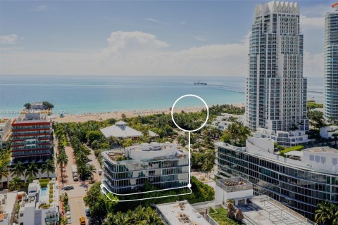 Condo in Miami Beach, Florida, 5 bedrooms  № 2014851 - photo 3